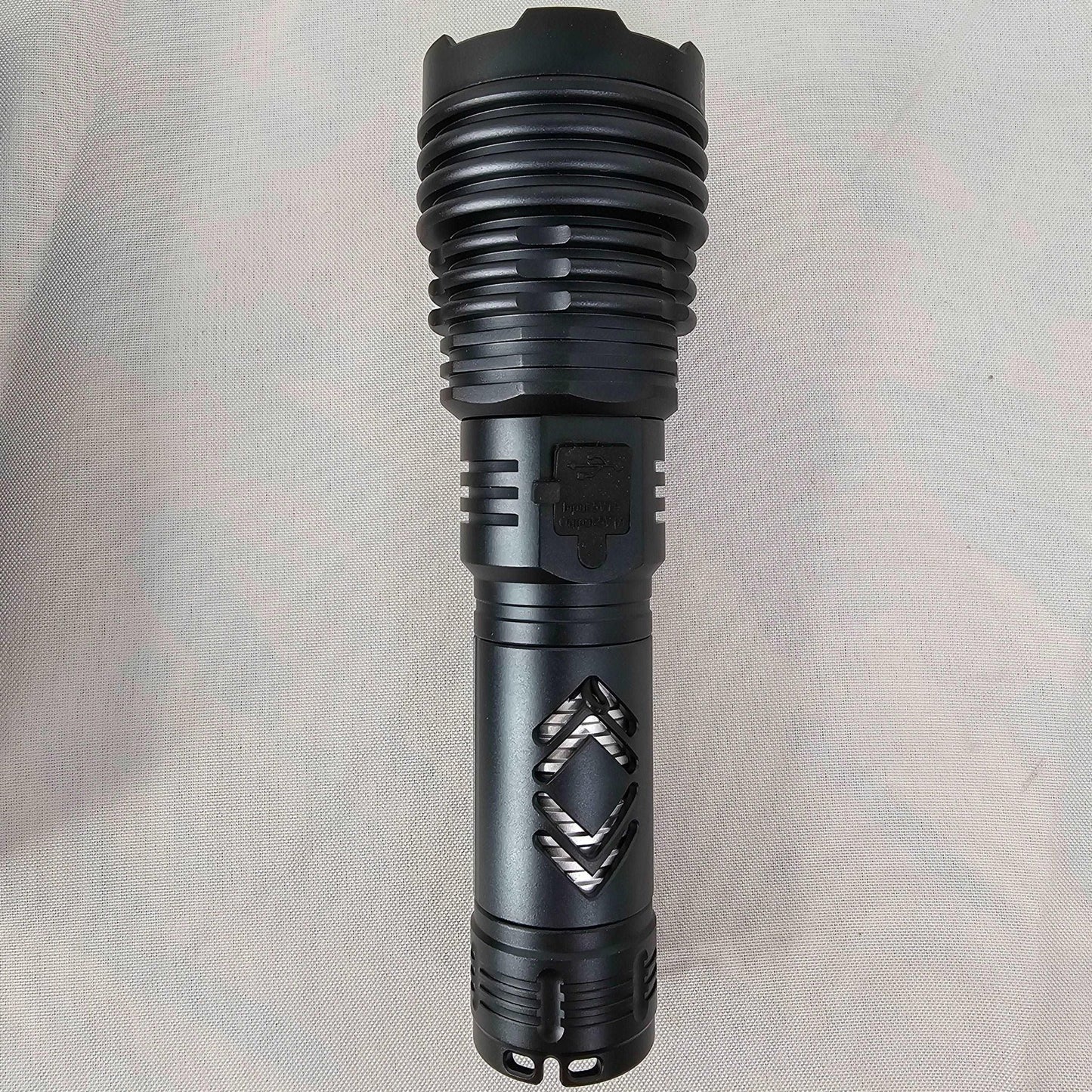 Flashlight High Lumen XHP 160.6 - DQ Distribution