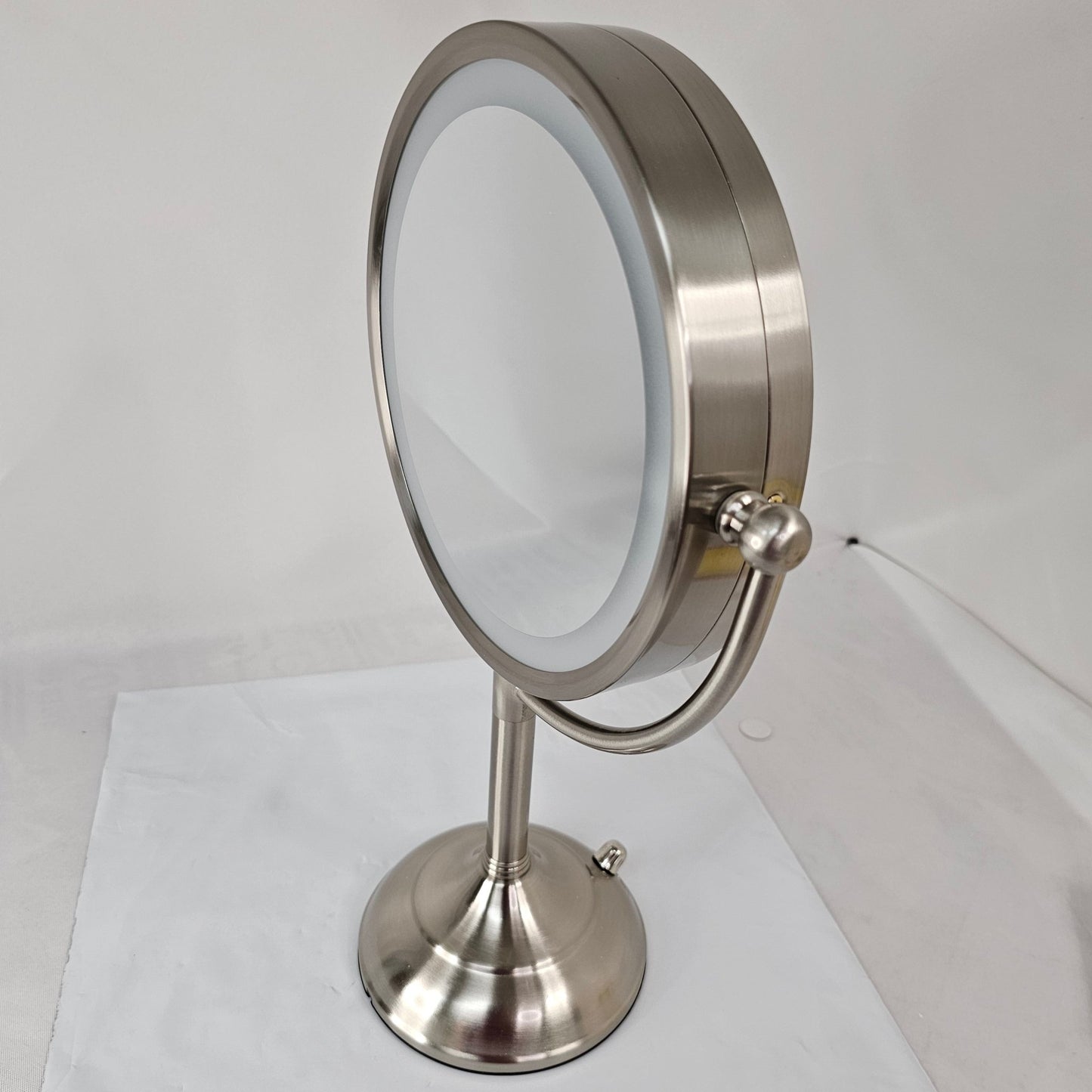 Professional Lighted Make Up Mirror D8511 - DQ Distribution